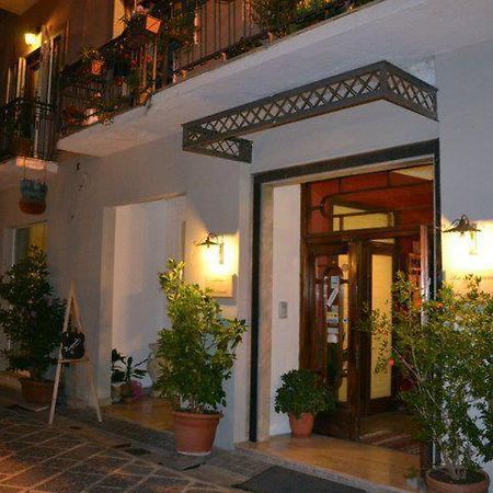 Hotel La Congiura Dei Baroni Teggiano Exteriör bild