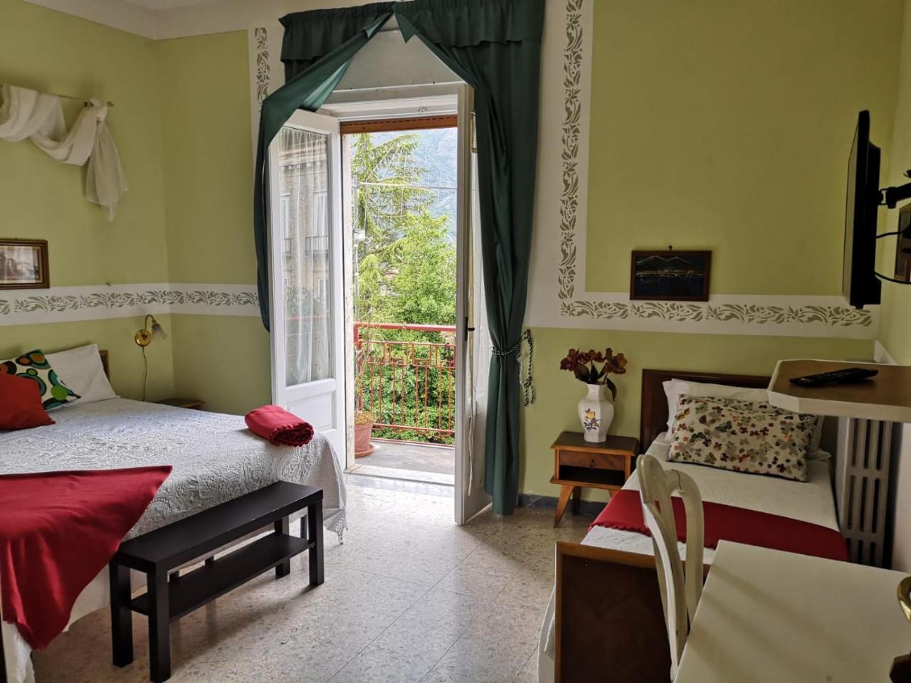 Hotel La Congiura Dei Baroni Teggiano Exteriör bild