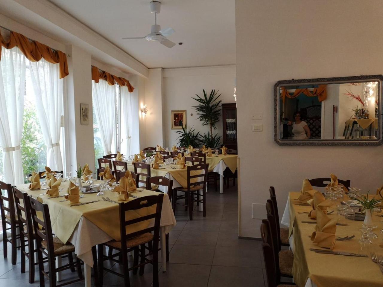 Hotel La Congiura Dei Baroni Teggiano Exteriör bild